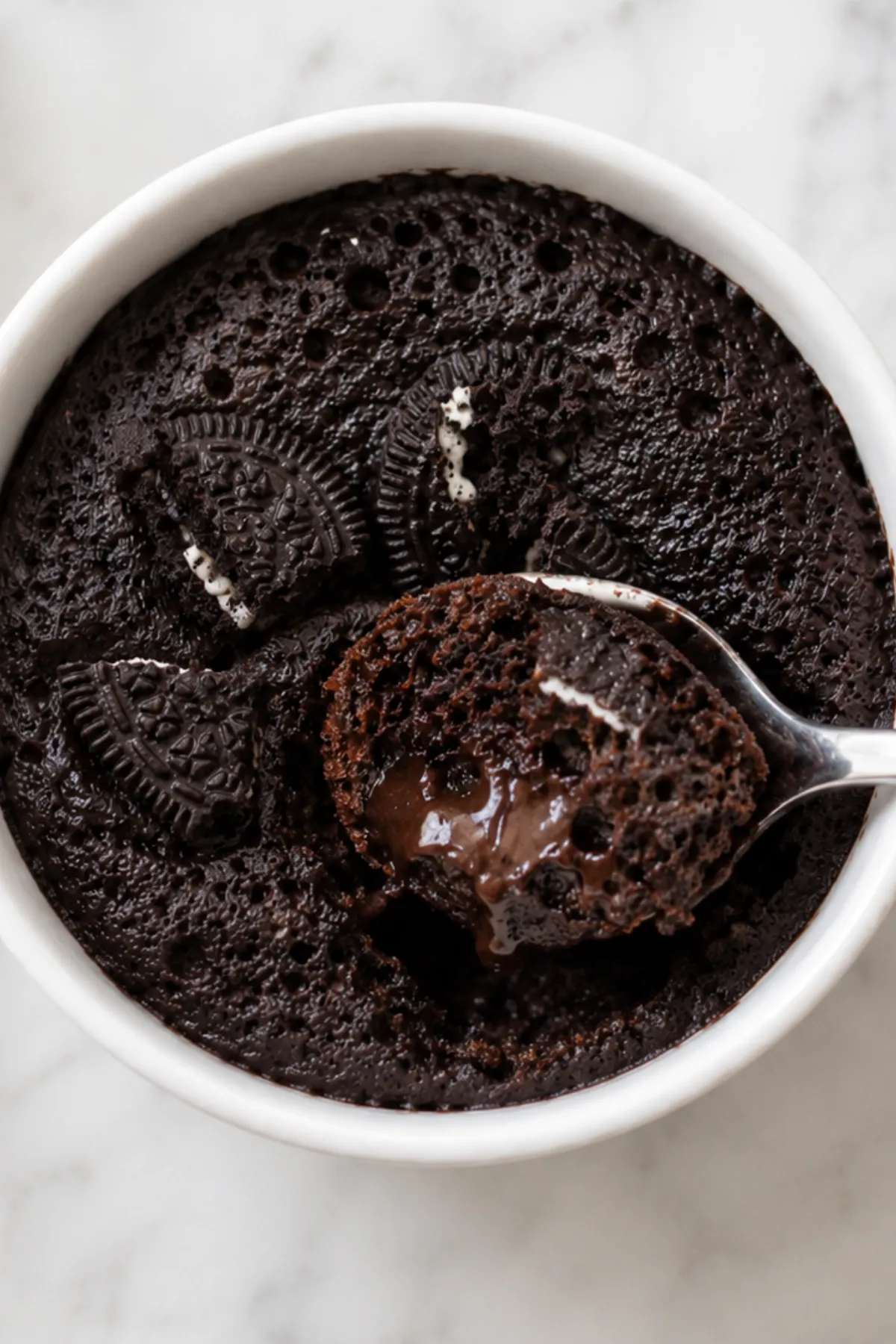 Bolo de Caneca de Oreo Pronto em 1 Min